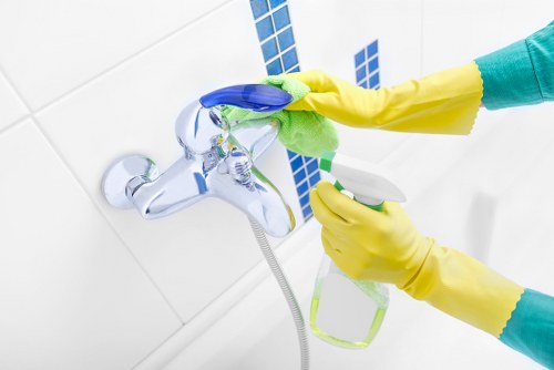 Investigation of a cleaning concern with notes and checklist